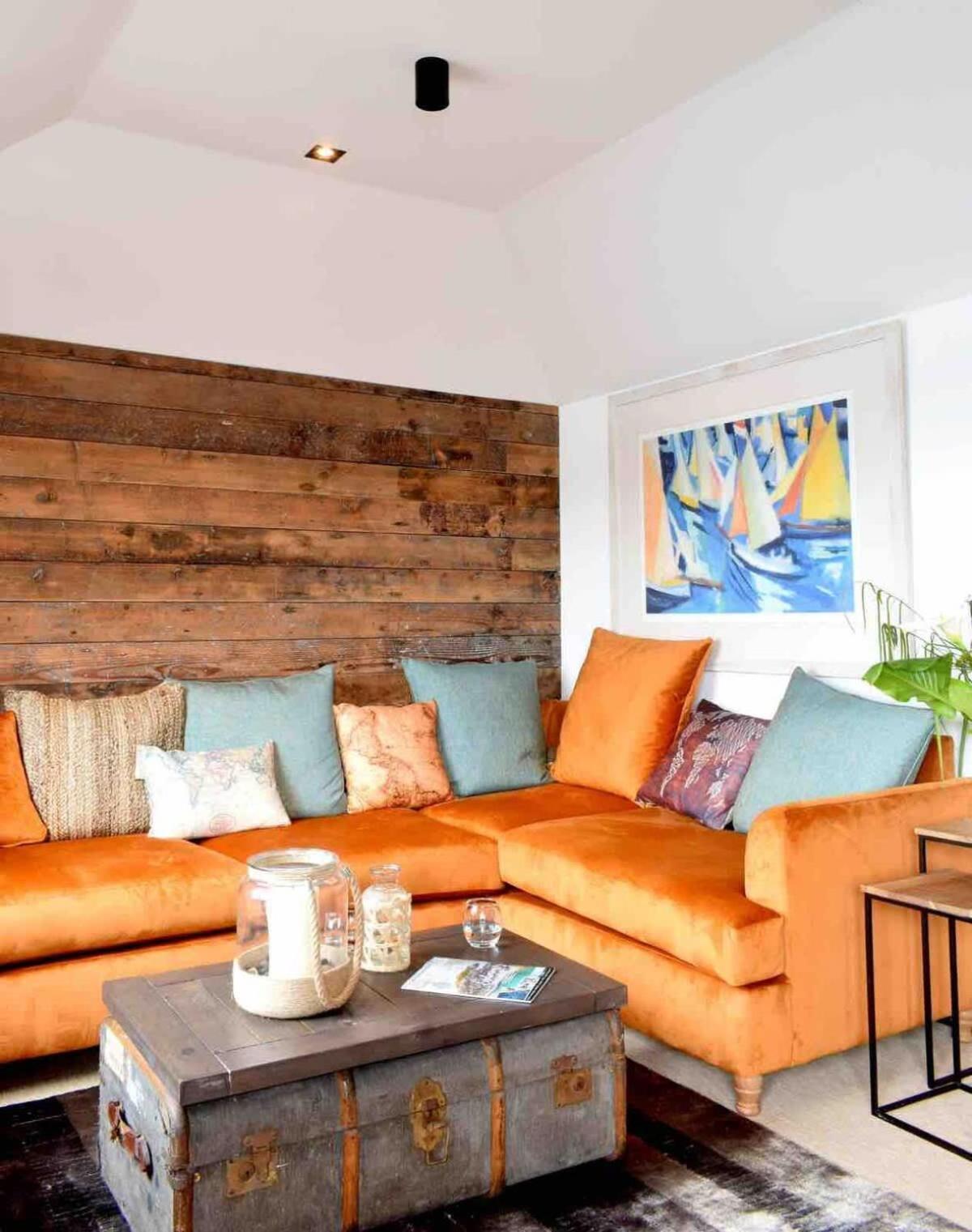 Stunning Waterfront Apartment With Spectacular Views & Parking At 'Captains Loft' 팰머스 외부 사진