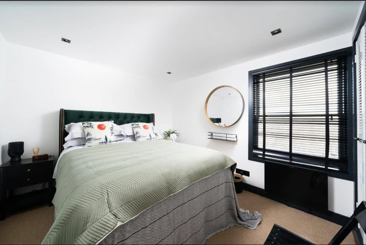 Stunning Waterfront Apartment With Spectacular Views & Parking At 'Captains Loft' 팰머스 외부 사진